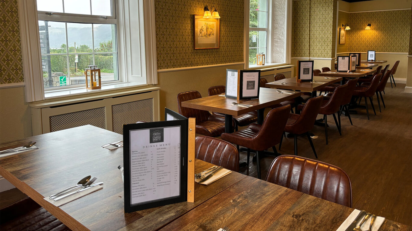 Tavern-Bar-&-Dining-Room-Lake-District-Castle-Inn-5