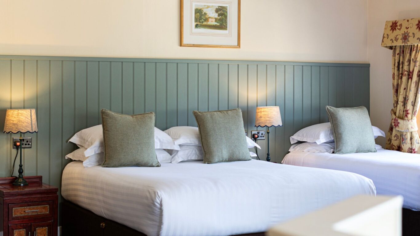Lake District Castle Inn Guestroom