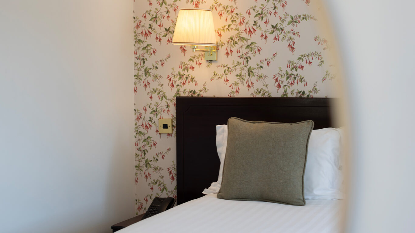 Room-117-Single-Bed-Classic-Double-Twin-Room