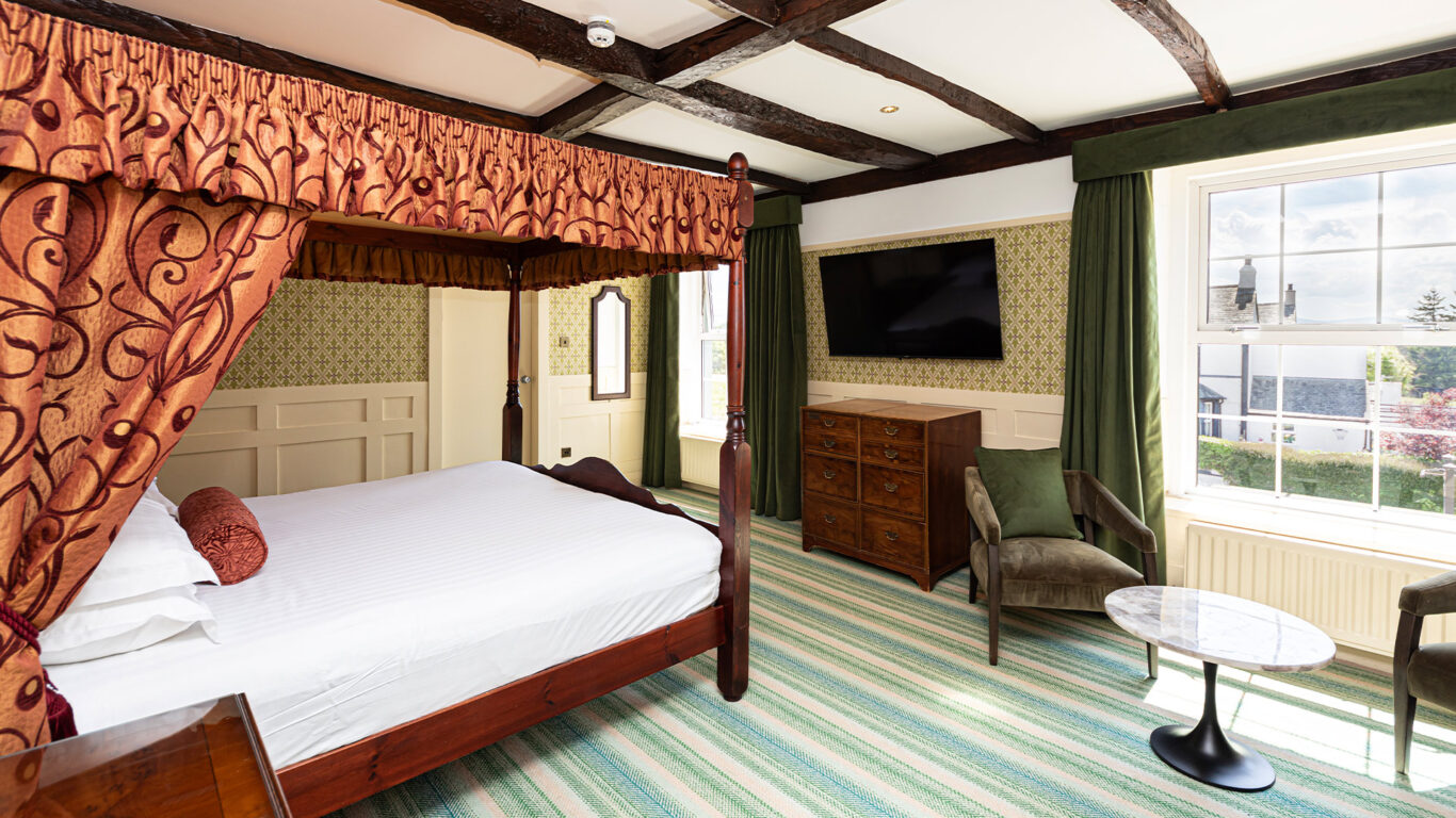 Room-12-Superior-Superking-Four-Poster-Bed-Room